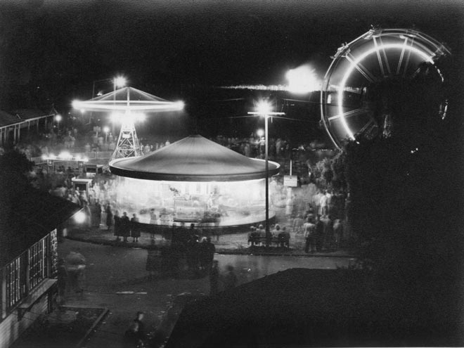 2006 Caroline Bay Carnival at Night Timaru SouthCanterburyMusuem p 9110 cba