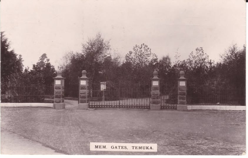 Temukas Boer War Memorial gates unveiled 1903