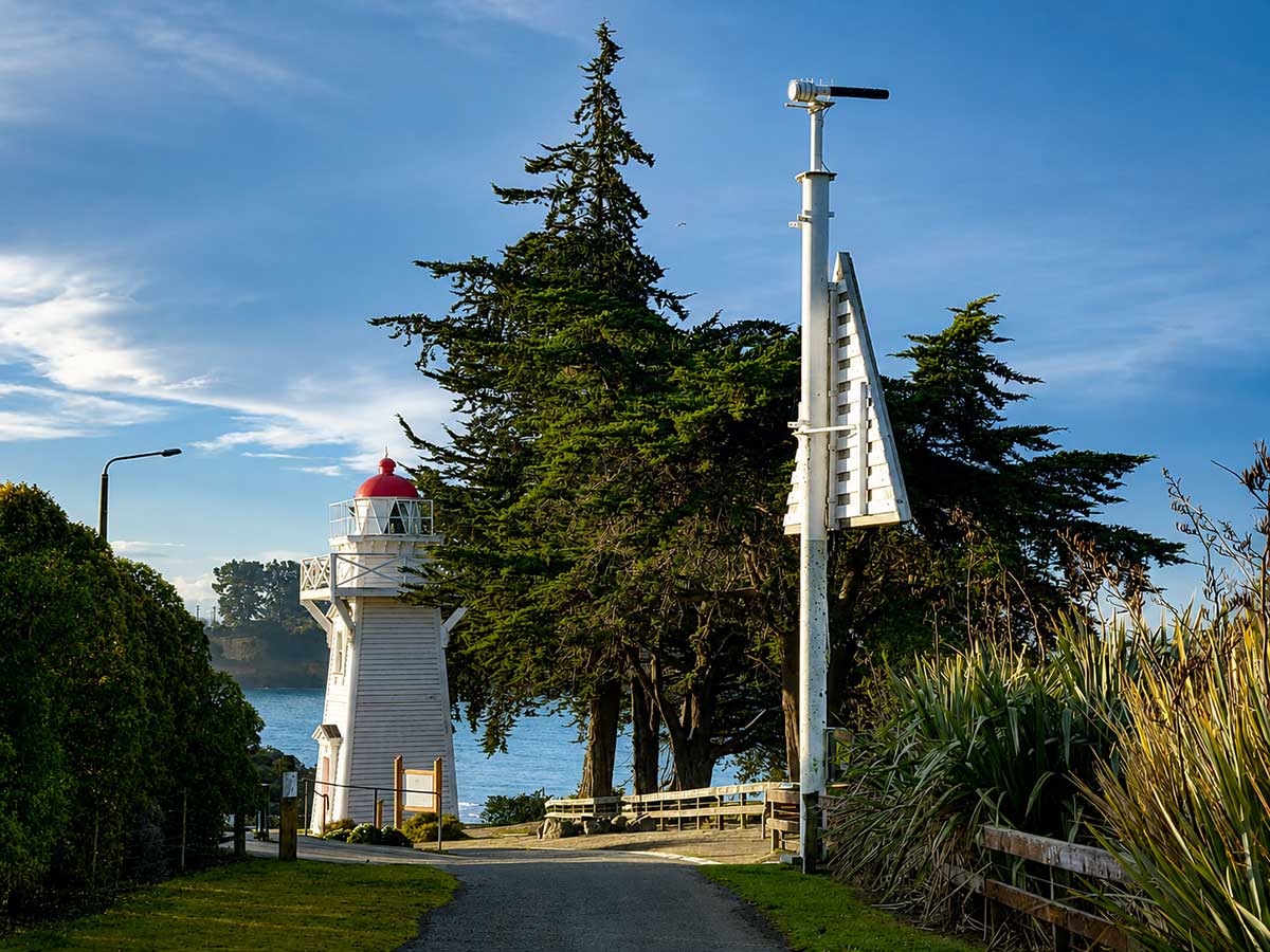 Blackett Lighthouse Benvenue Cliffs Port Navigation Caroline Bay Photo Roselyn Fauth 260724