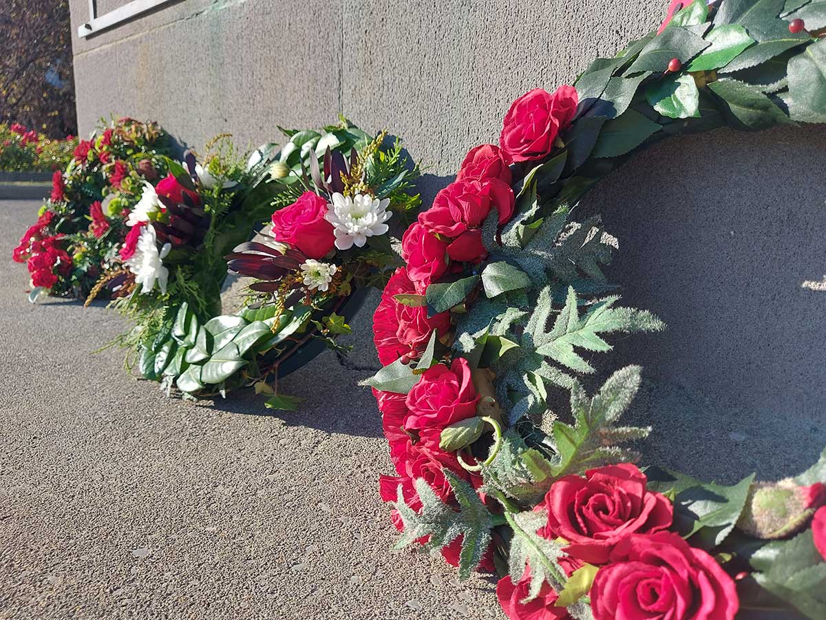 War Tour Wreaths 093149