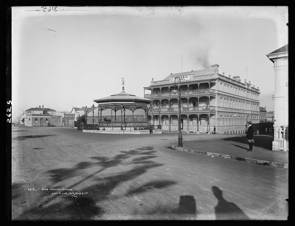 MA I218920 TePapa Band rotunda Napier full