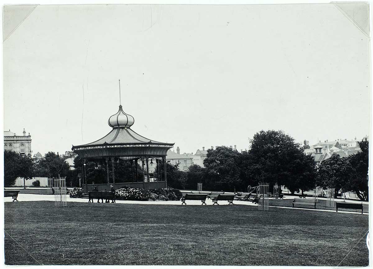 MA I243334 TePapa Albert Park Rotunda on full